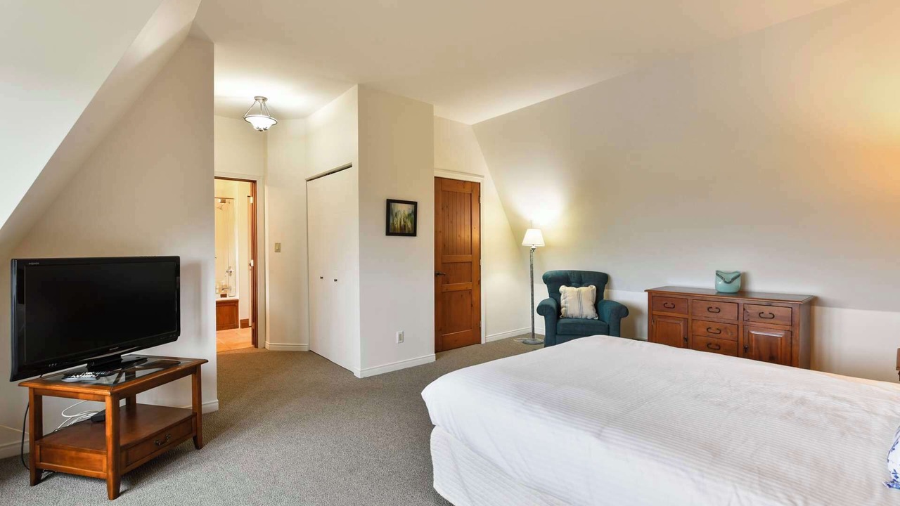 Photo of Bedroom in Mont-Tremblant