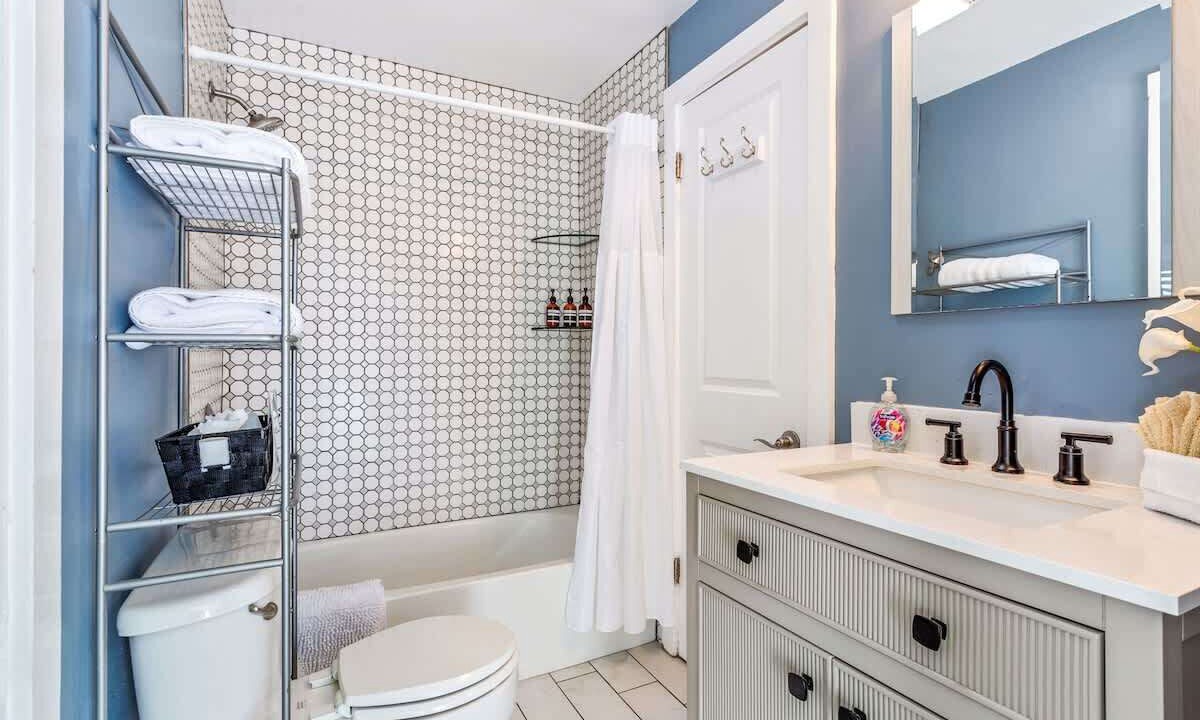 Photo of Bathroom in Bay Esplanade