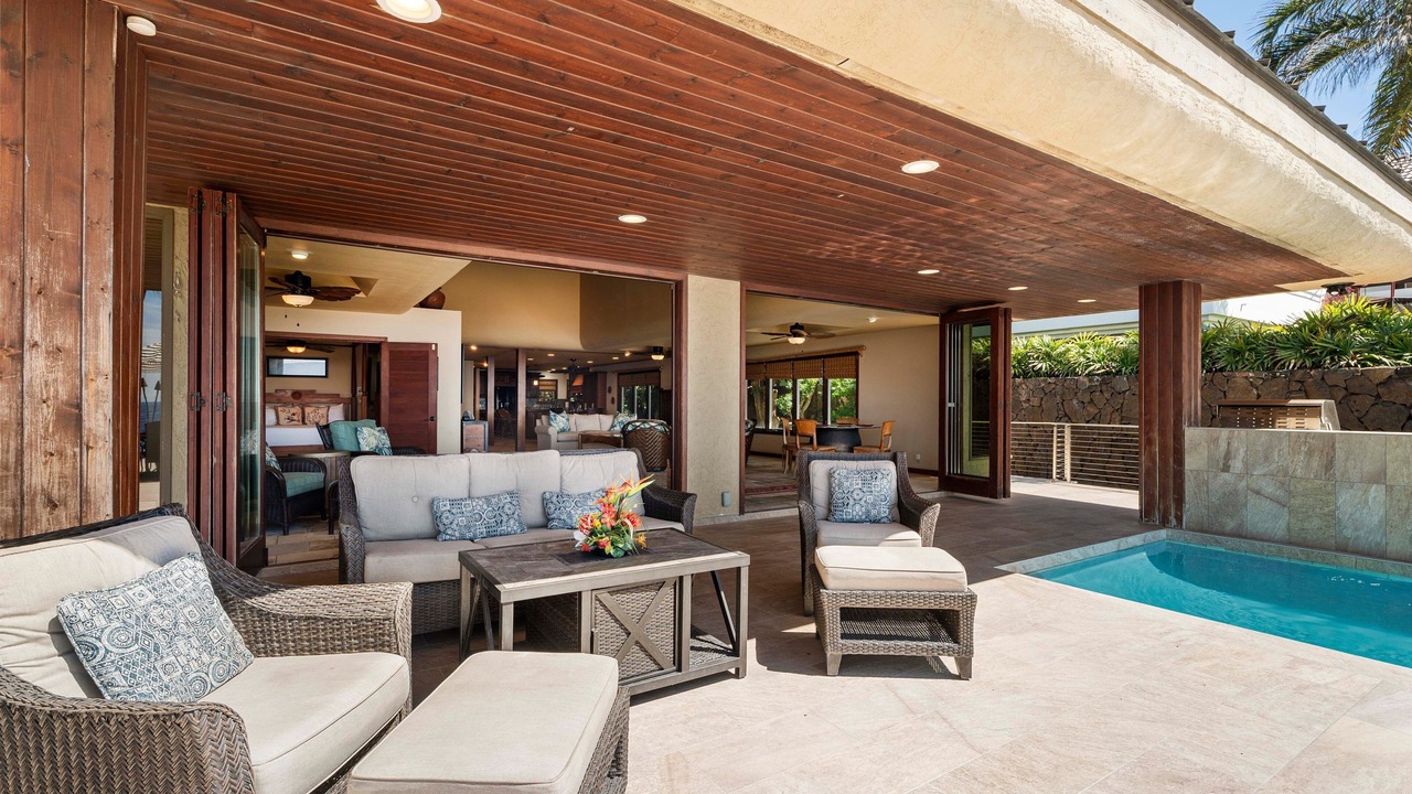 Photo of Patio Balcony in Historic Kailua Village