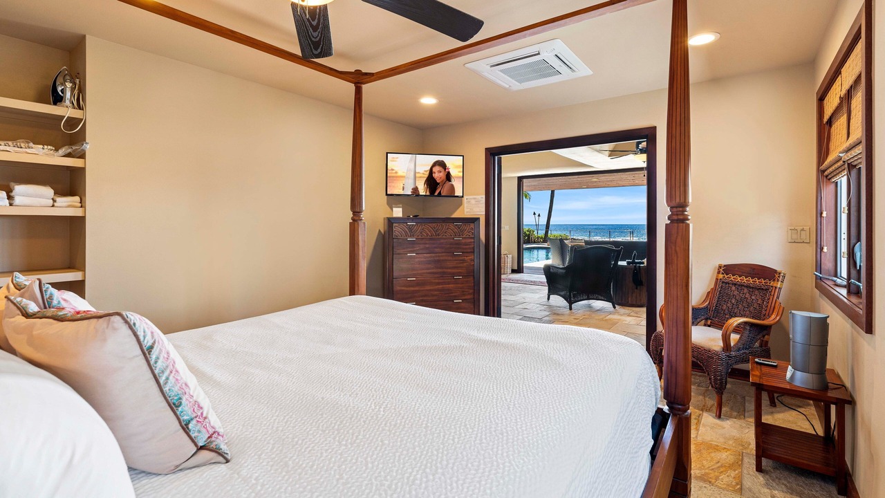 Photo of Bedroom in Historic Kailua Village