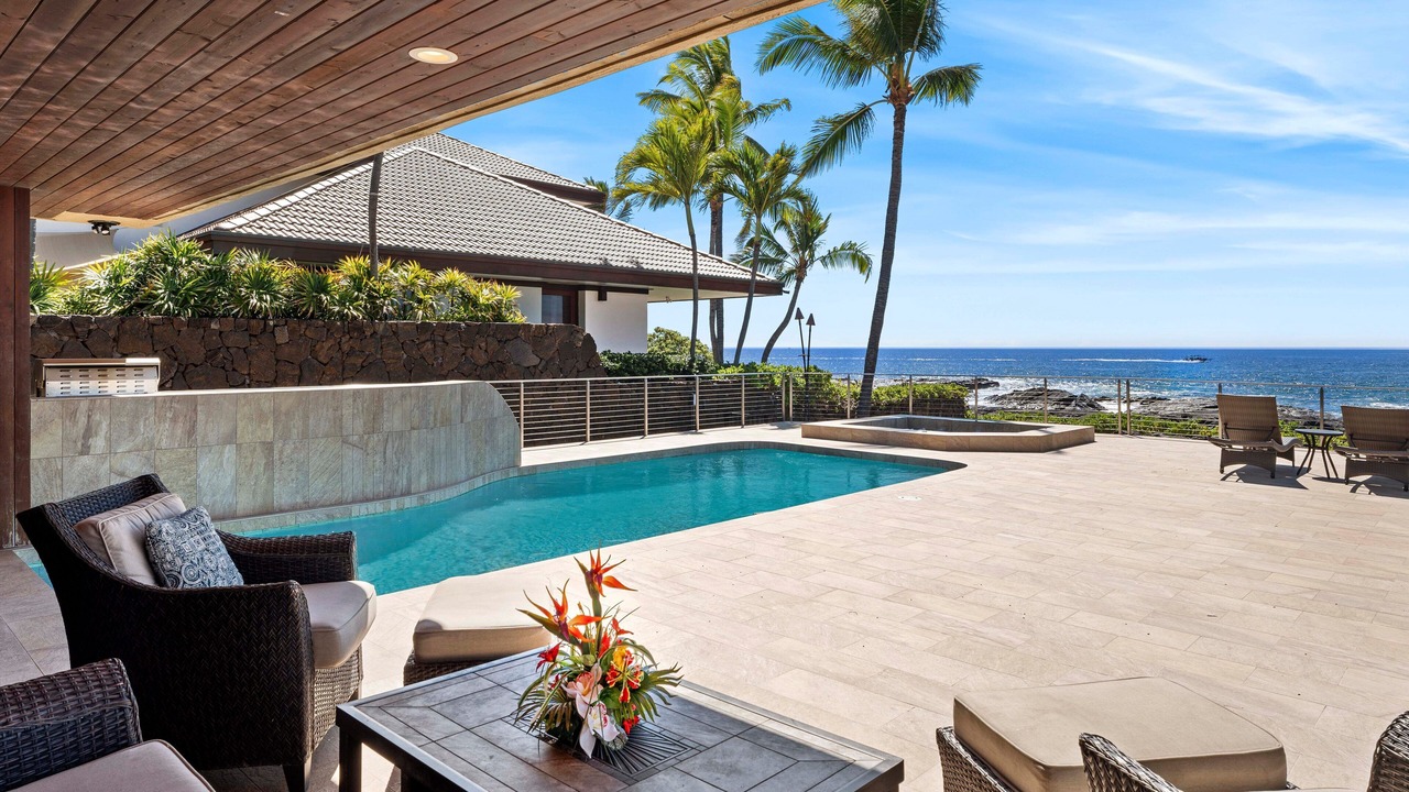 Photo of Others in Historic Kailua Village