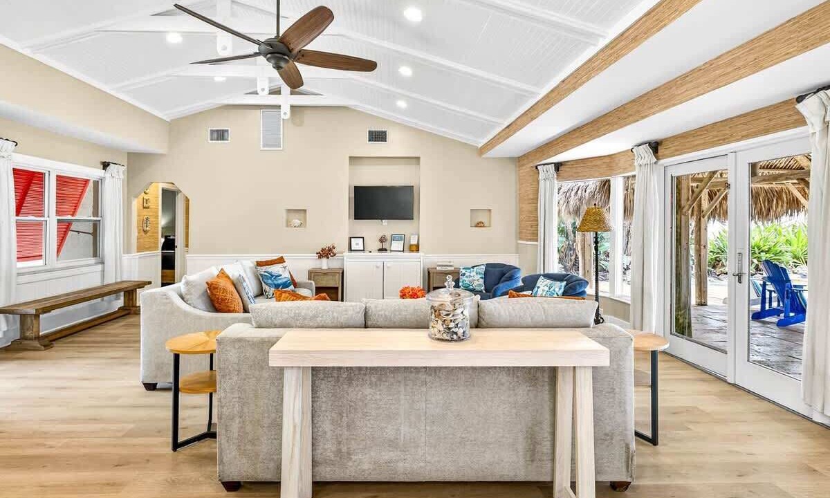 Photo of Livingroom in Clearwater Beach