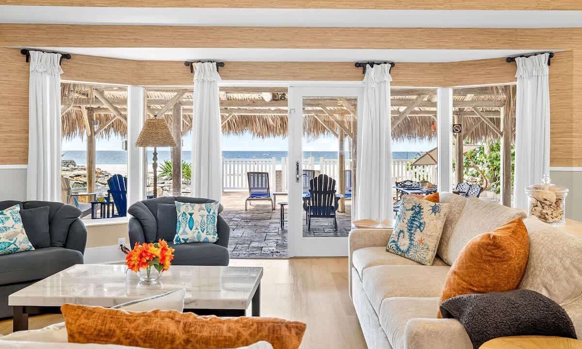 Photo of Livingroom in Clearwater Beach