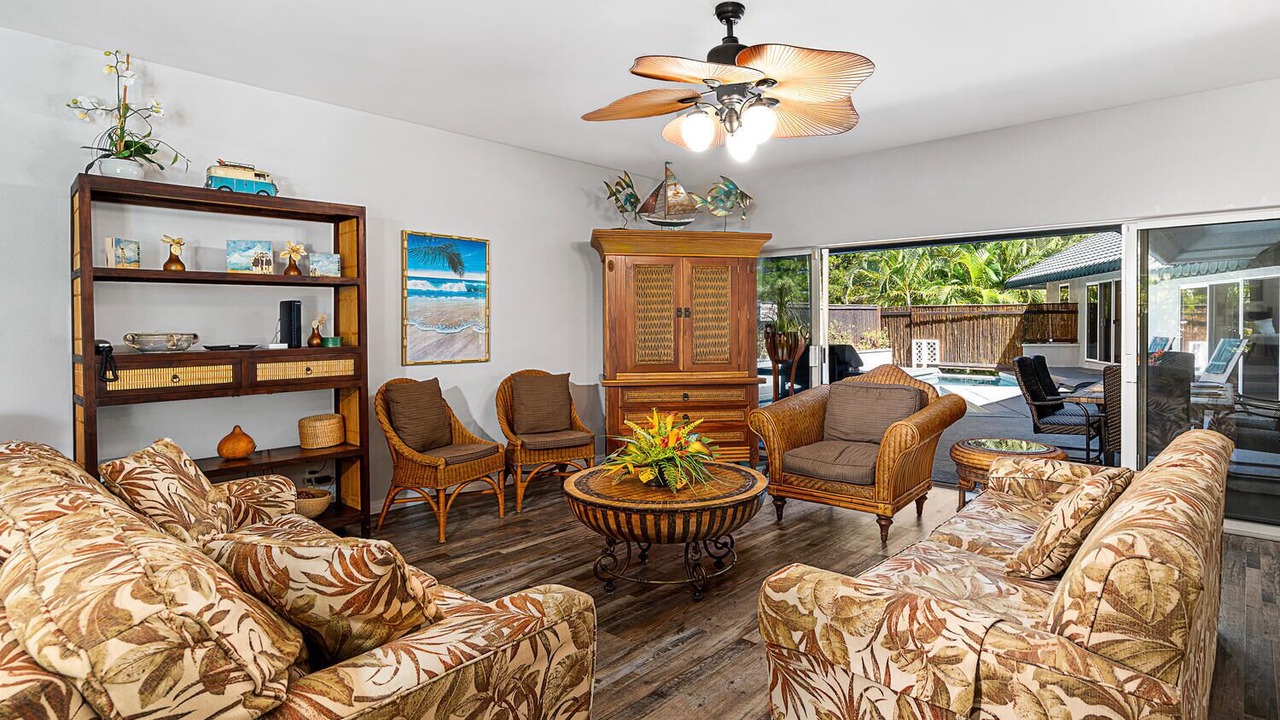 Photo of Others in Historic Kailua Village