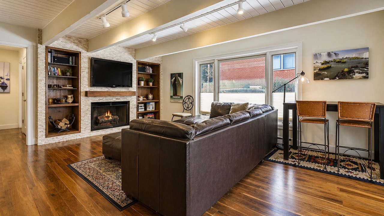 Photo of Livingroom in Downtown