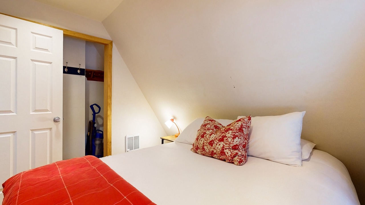 Photo of Bedroom in Easton