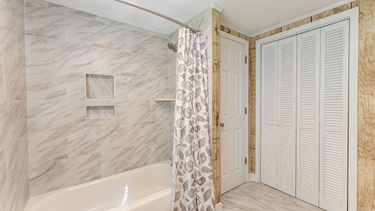 Photo of Bathroom in Ocean Drive