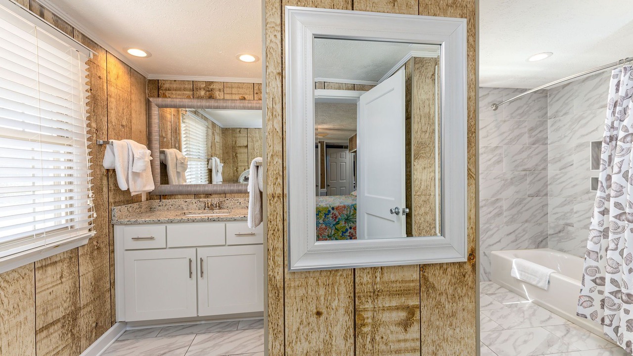 Photo of Bathroom in Ocean Drive