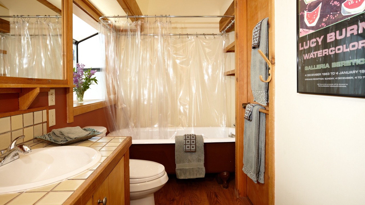 Photo of Bathroom in Idyllwild