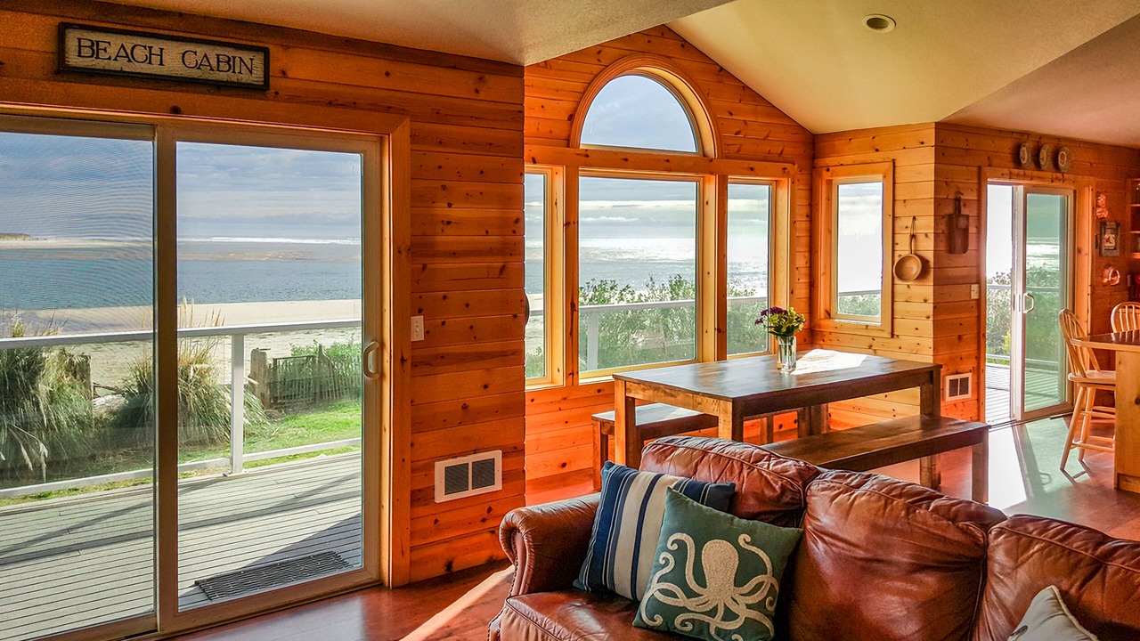 Photo of Livingroom in Happy Camp Hideaway