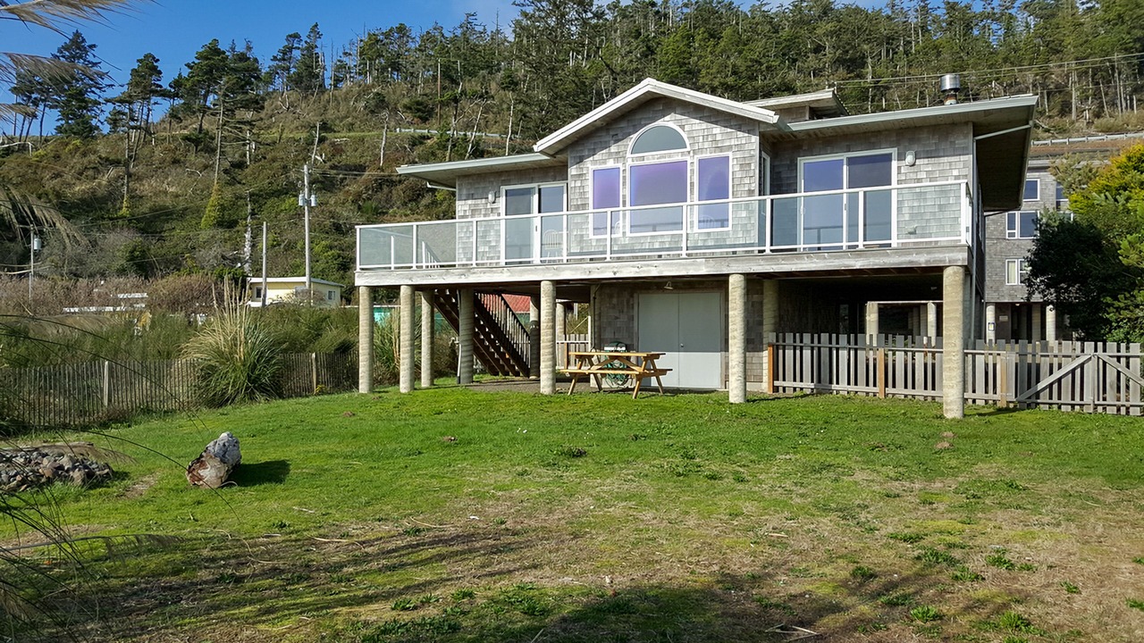 Photo of Outdoor in Happy Camp Hideaway