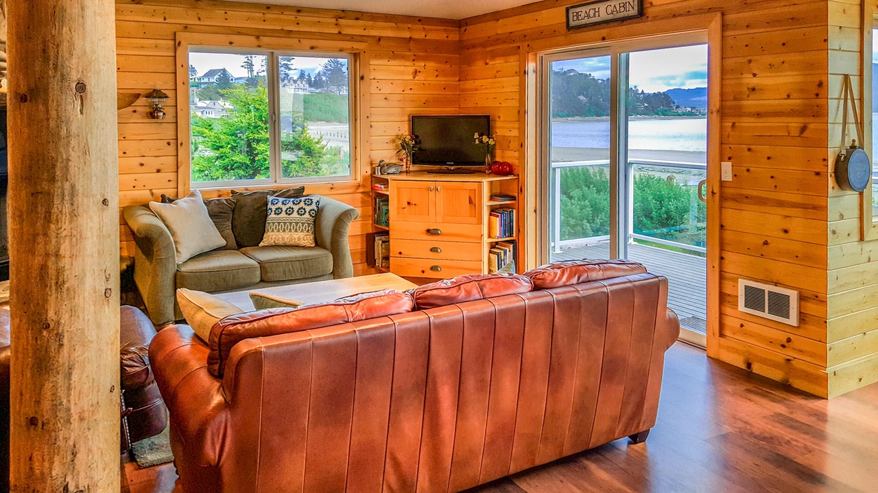 Photo of Livingroom in Happy Camp Hideaway