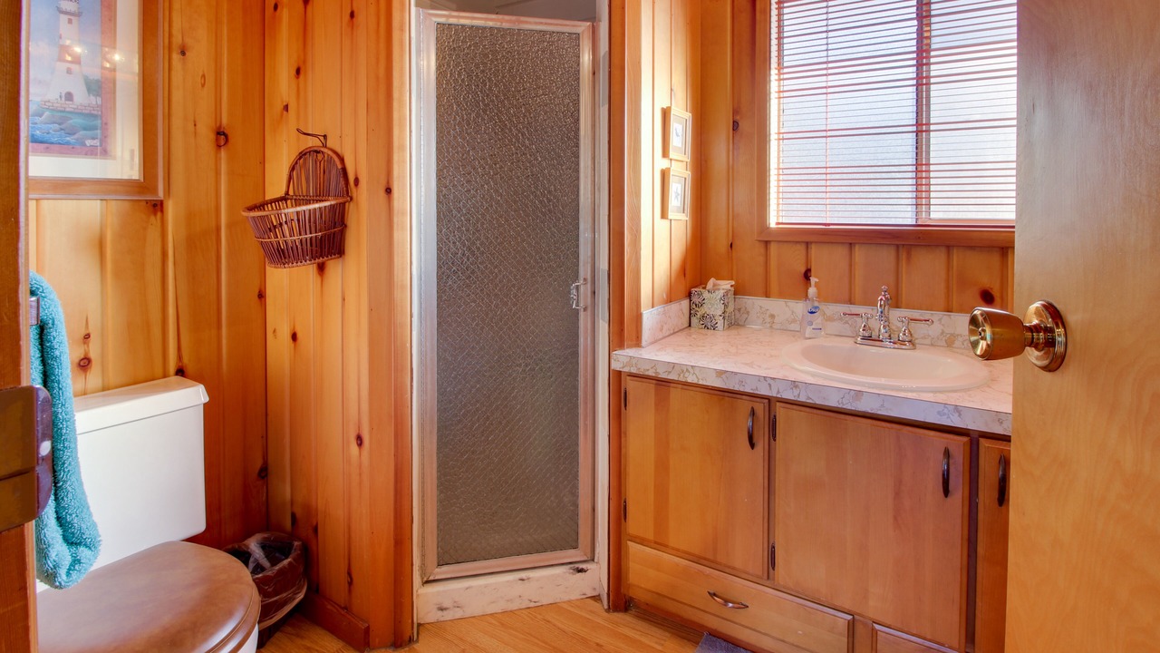 Photo of Bathroom in Gearhart