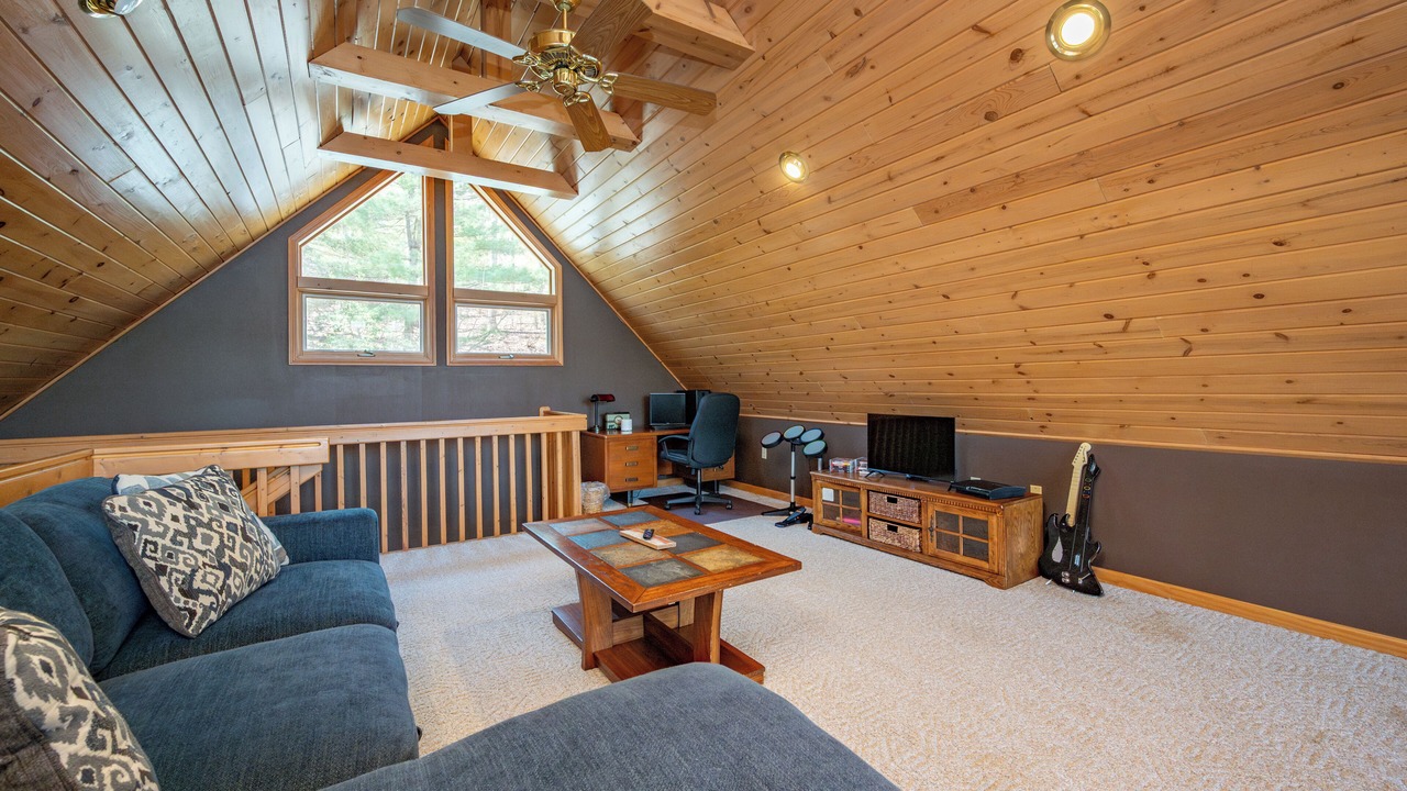 Photo of Livingroom in McHenry