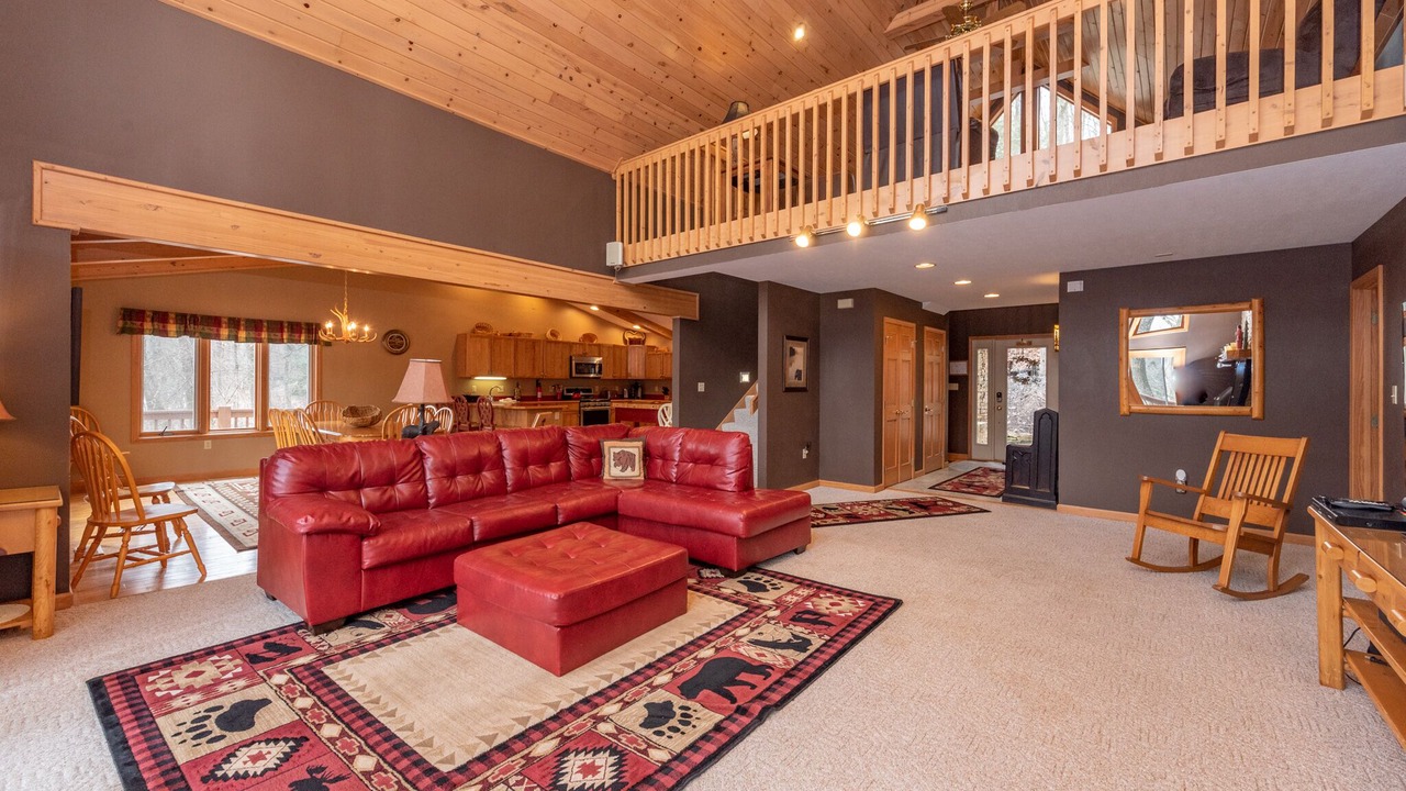 Photo of Livingroom in McHenry