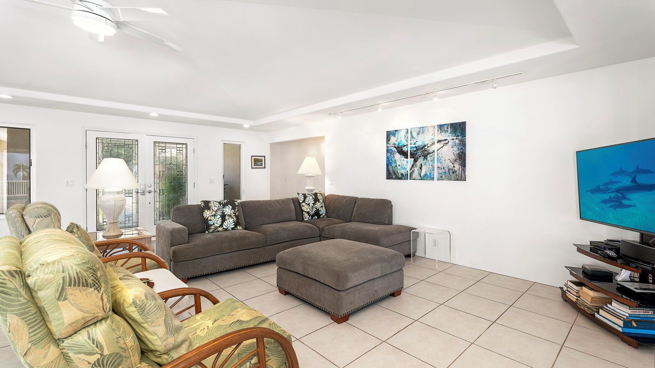 Photo of Livingroom in Kahaluu-Keauhou