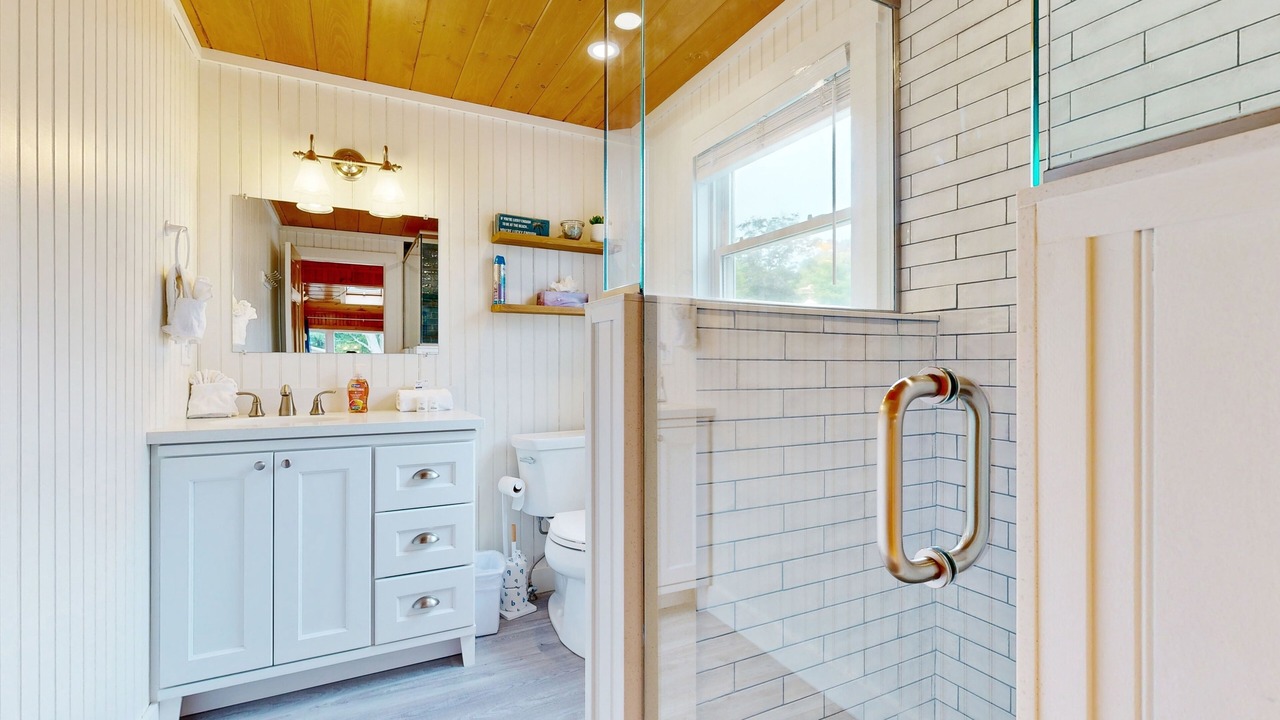 Photo of Bathroom in Ogunquit