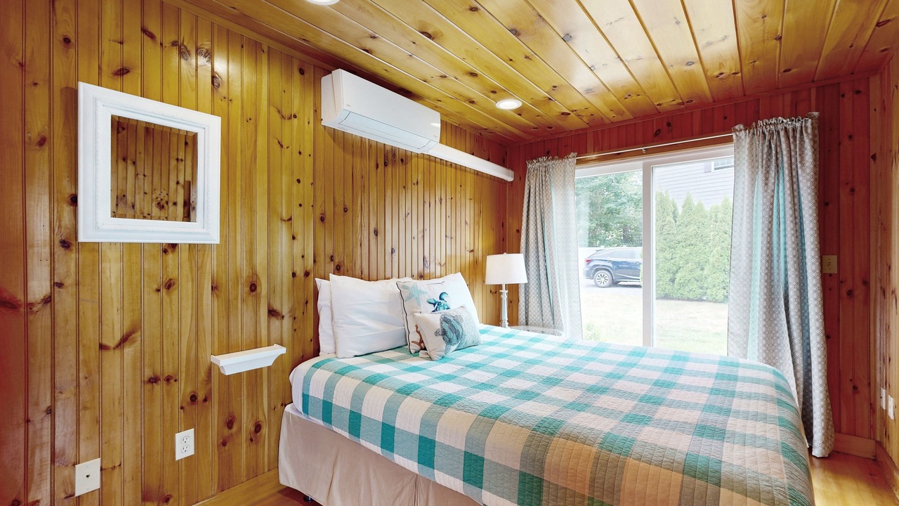 Photo of Bedroom in Ogunquit