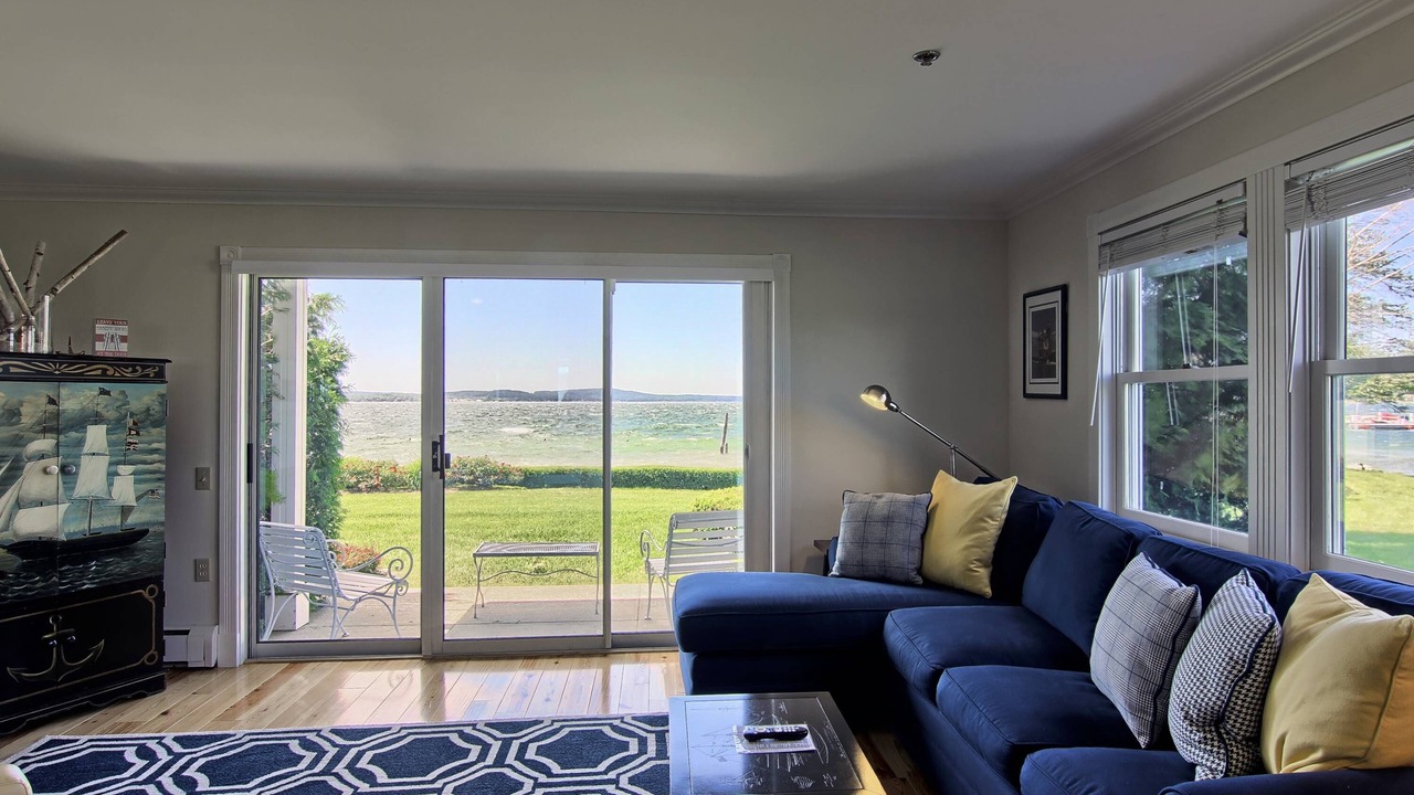 Photo of Livingroom in Boyne City