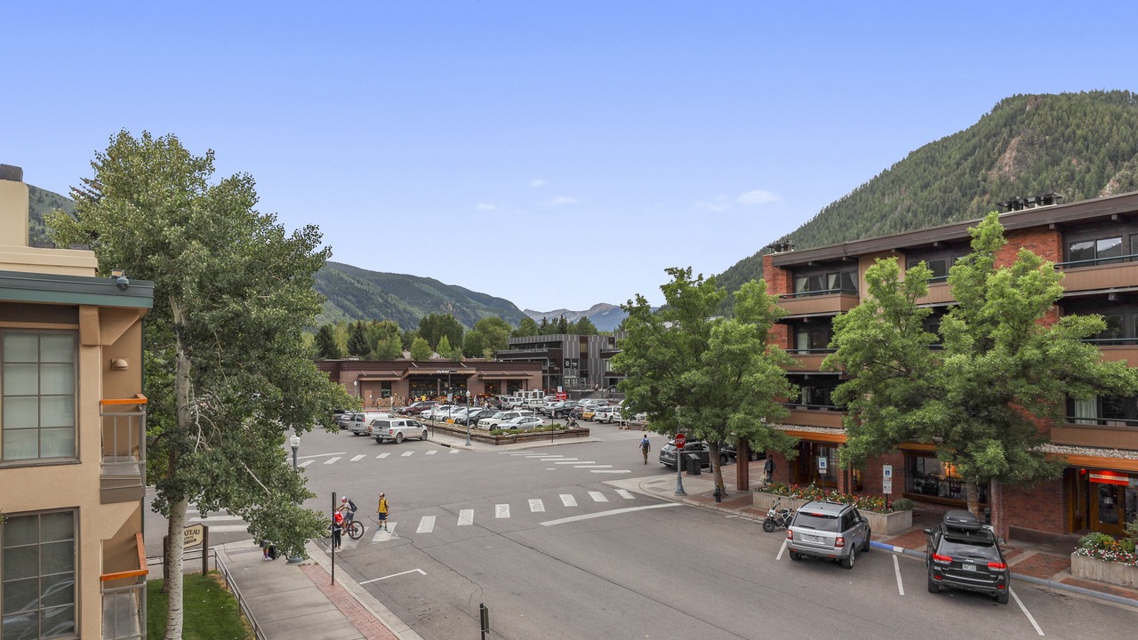 Photo of Others in Aspen