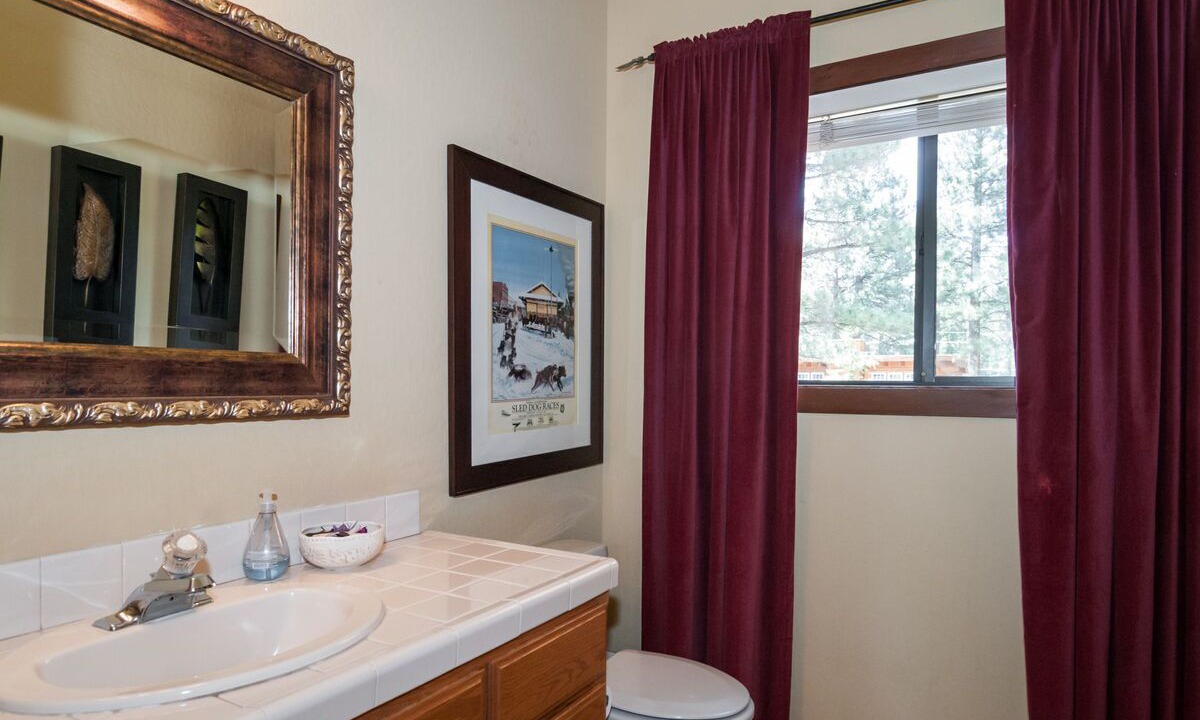 Photo of Bedroom in Lake Forest