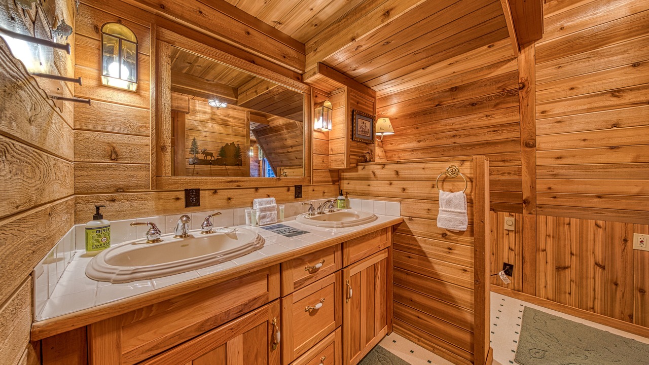 Photo of Bathroom in Rhododendron