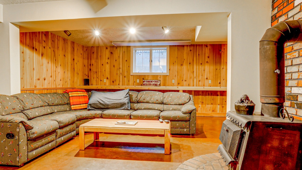 Photo of Livingroom in Trout Lake