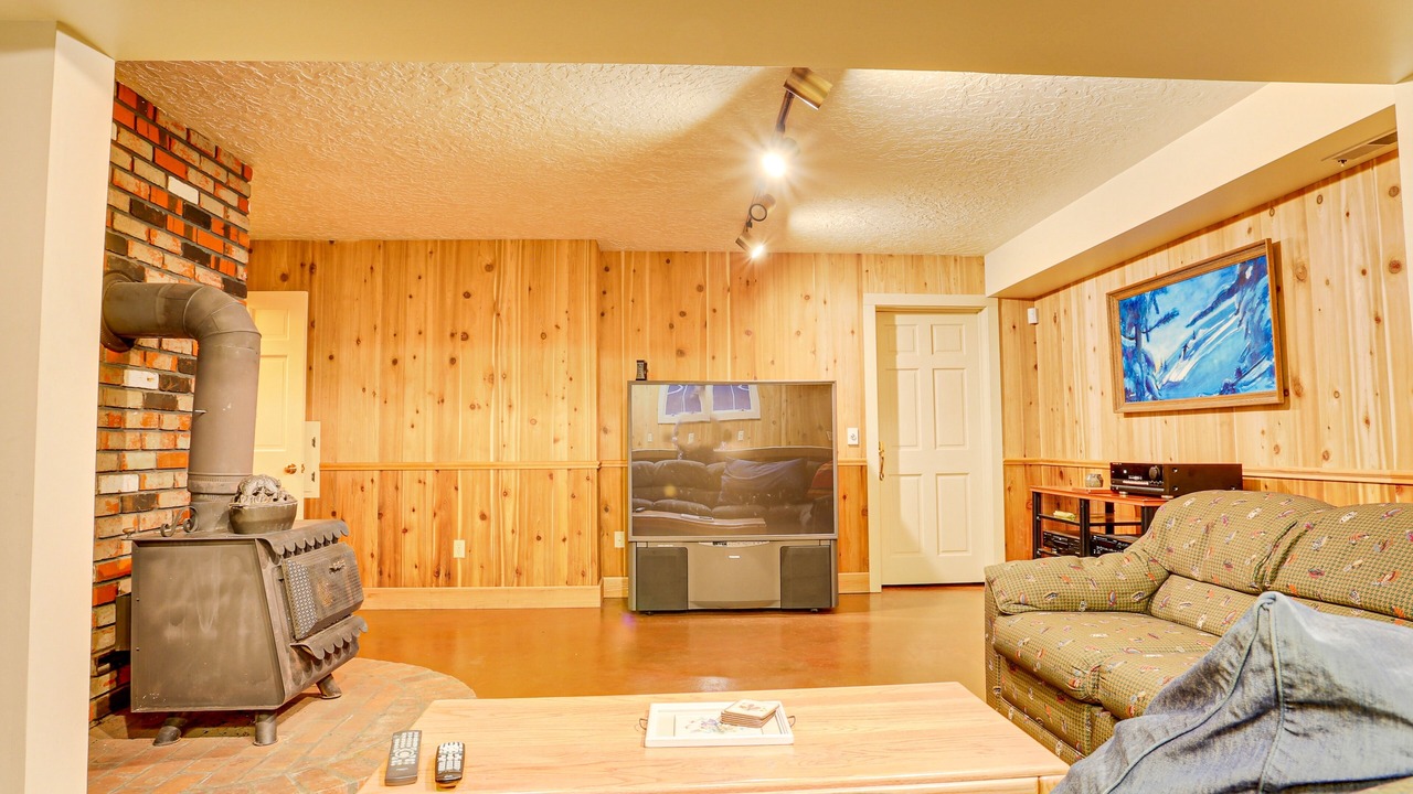 Photo of Livingroom in Trout Lake
