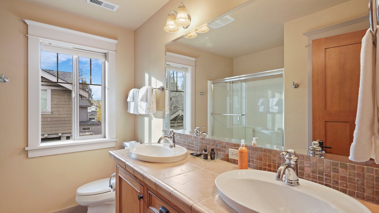 Photo of Bathroom in River Terrace
