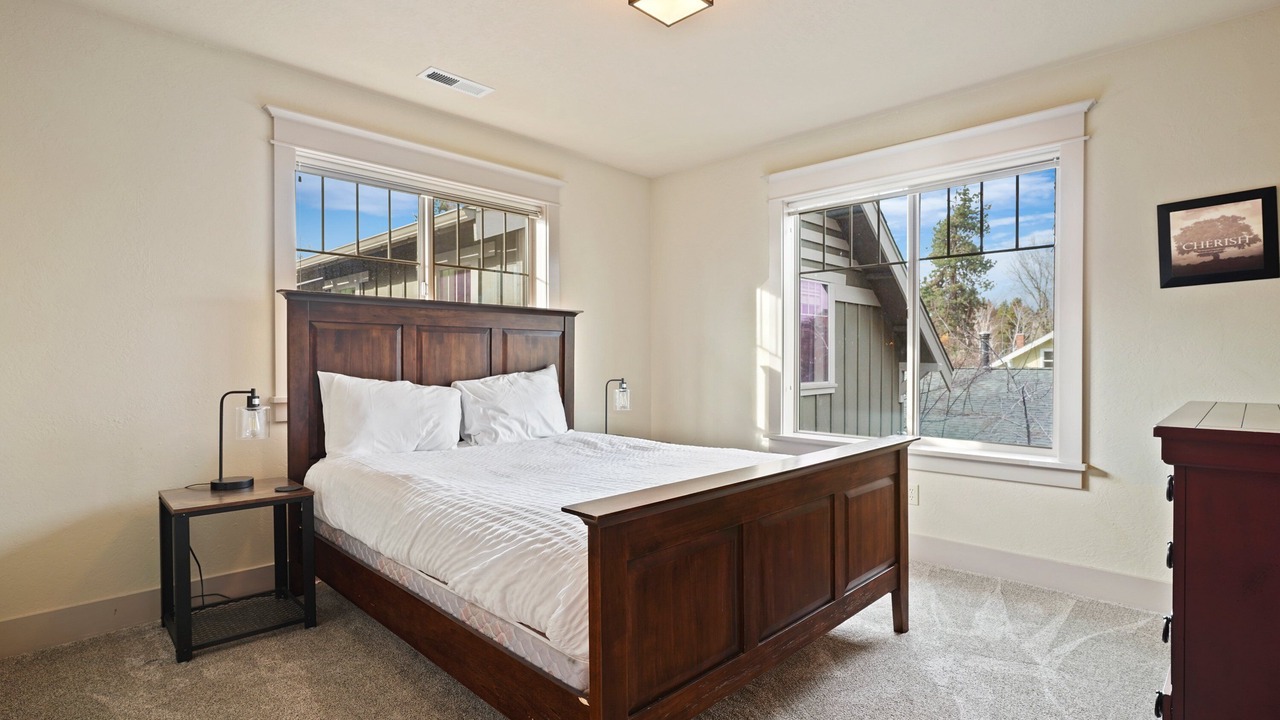 Photo of Bedroom in River Terrace