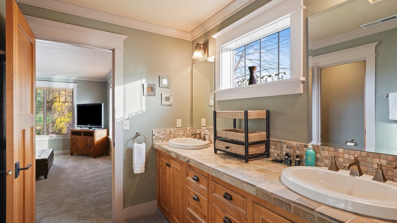 Photo of Bathroom in River Terrace