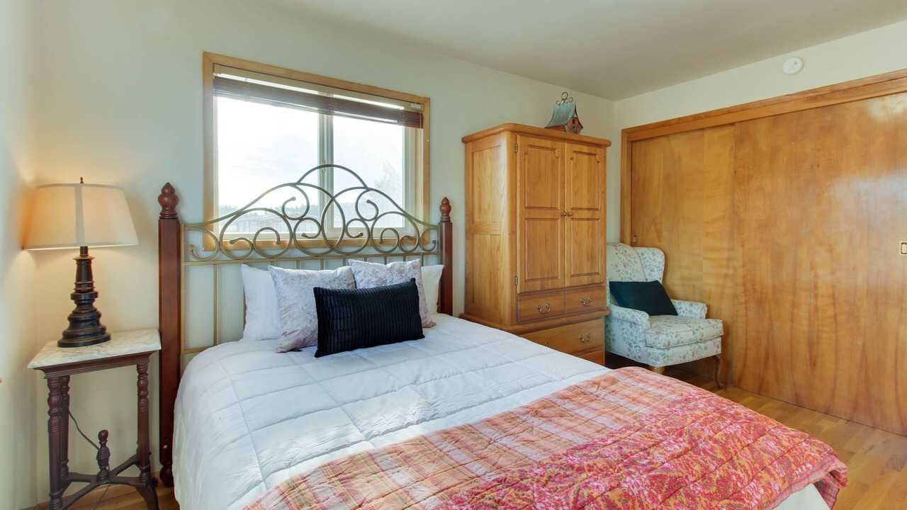Photo of Bedroom in Lopez Island