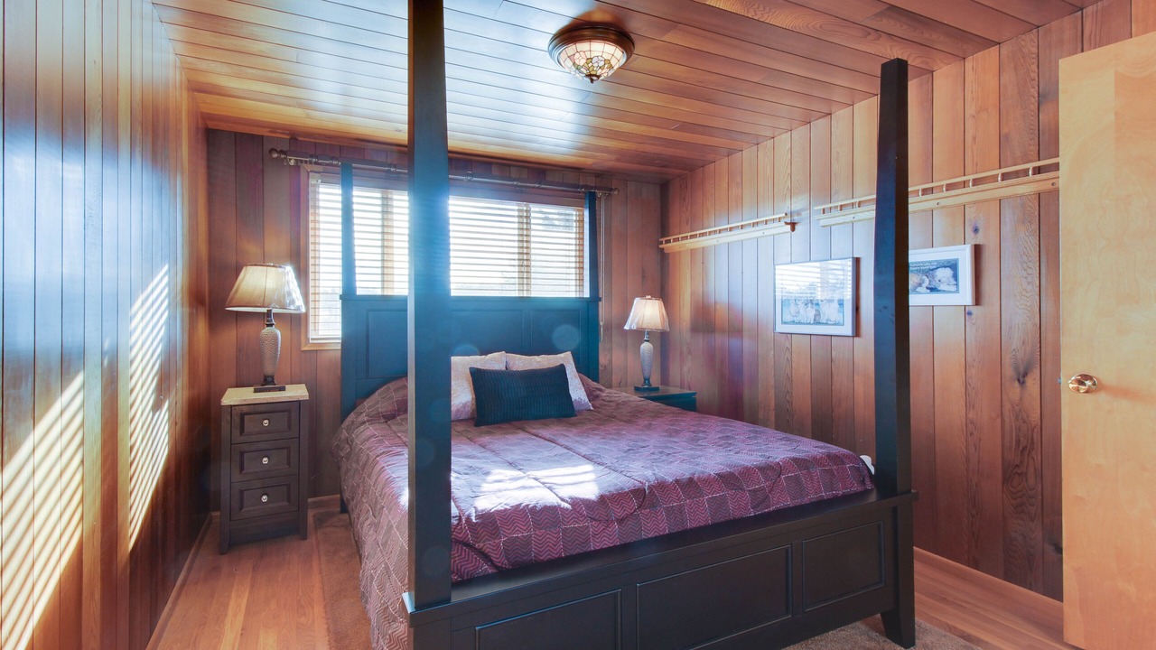 Photo of Bedroom in Lopez Island