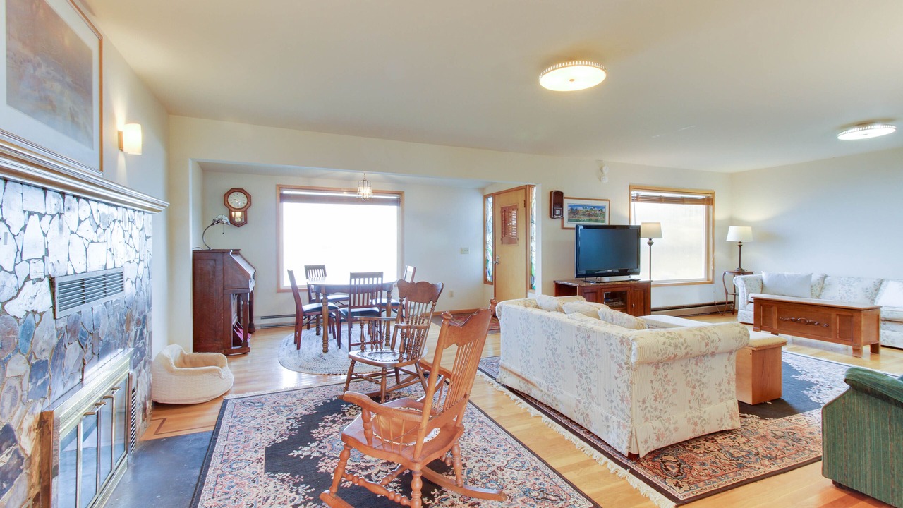 Photo of Livingroom in Lopez Island