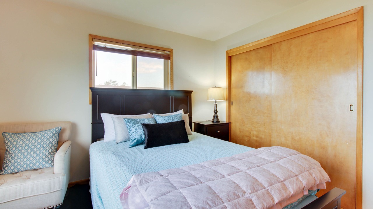 Photo of Bedroom in Lopez Island