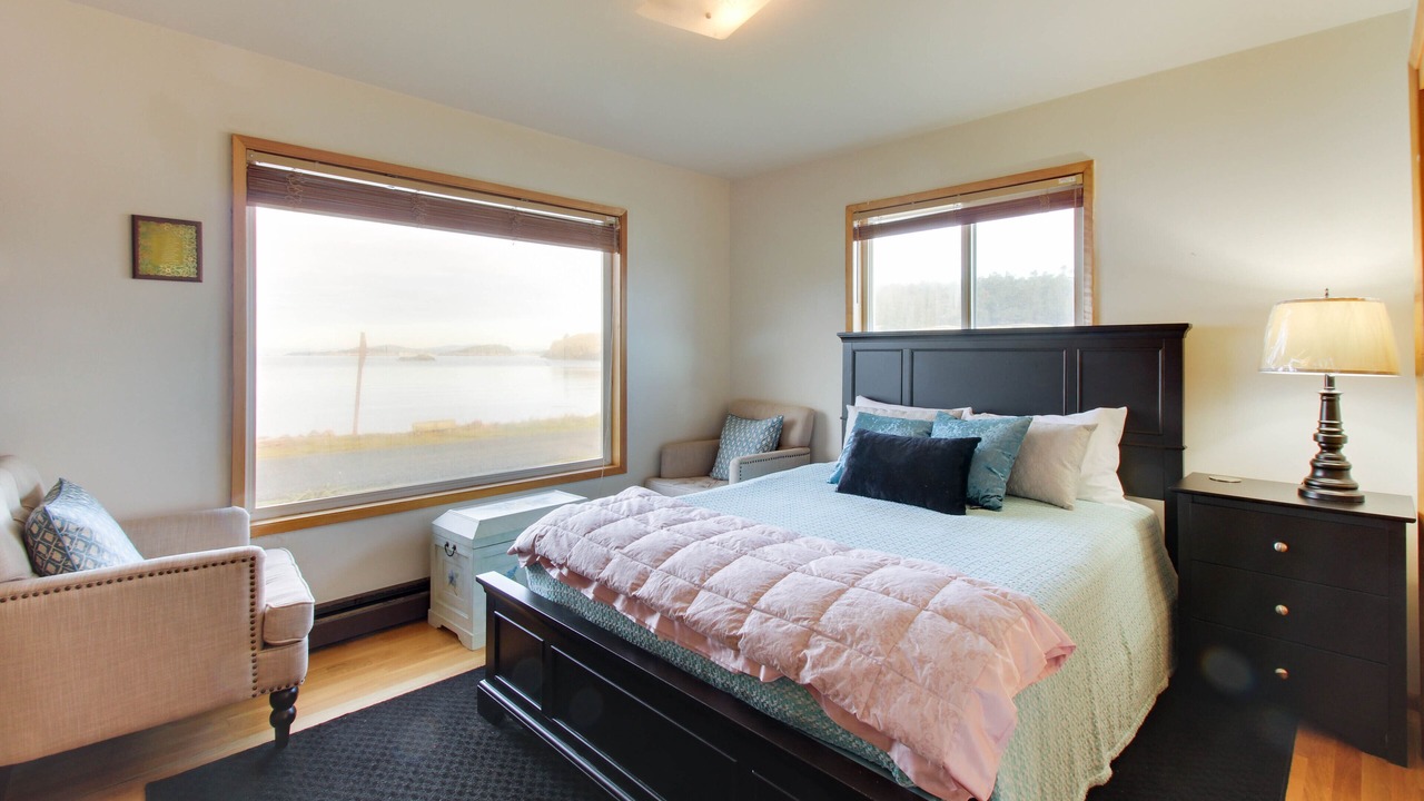 Photo of Bedroom in Lopez Island