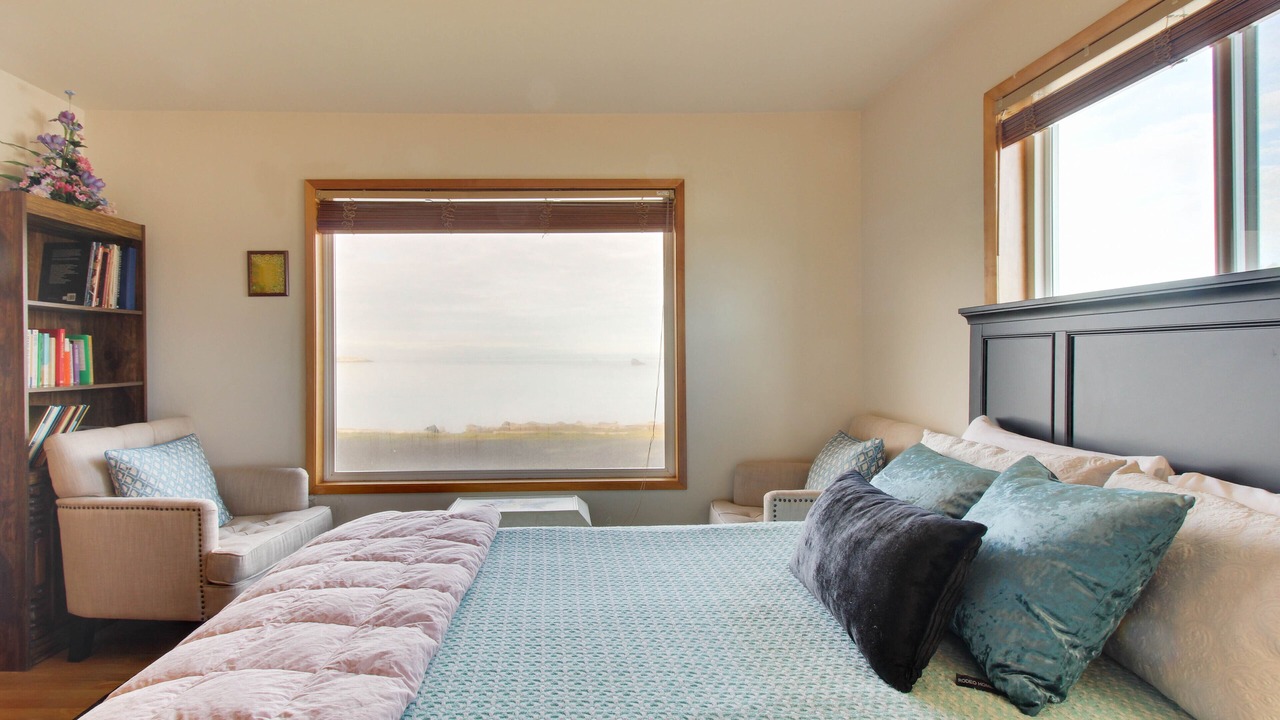Photo of Bedroom in Lopez Island