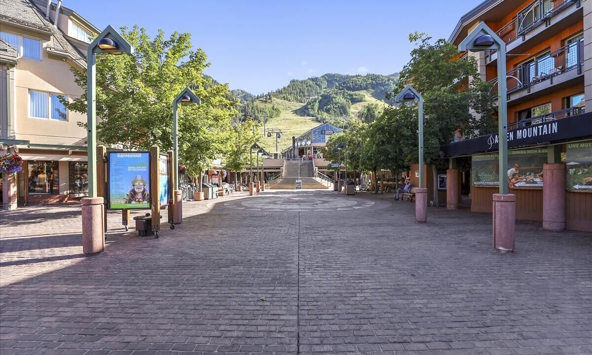 Photo of Outdoor in West End