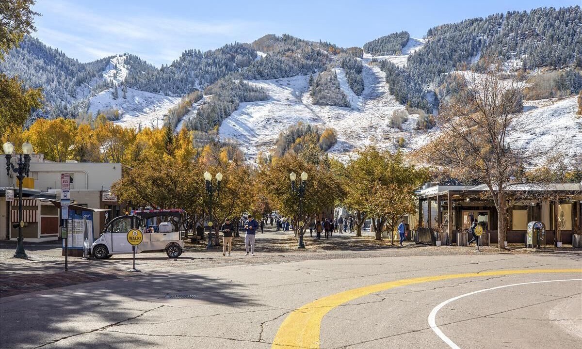Photo of Outdoor in West End