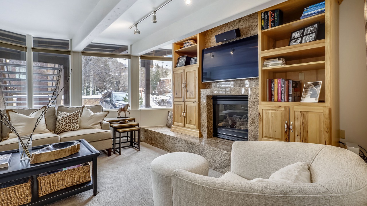 Photo of Livingroom in Downtown