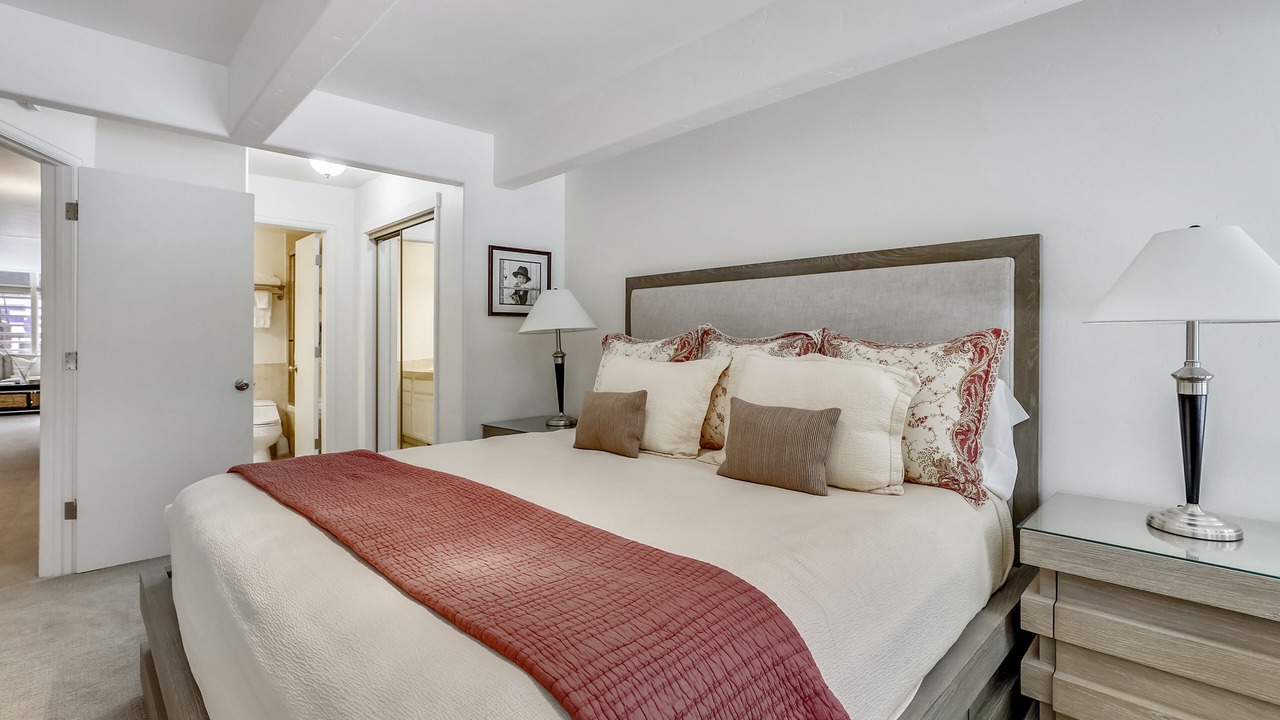 Photo of Bedroom in Downtown