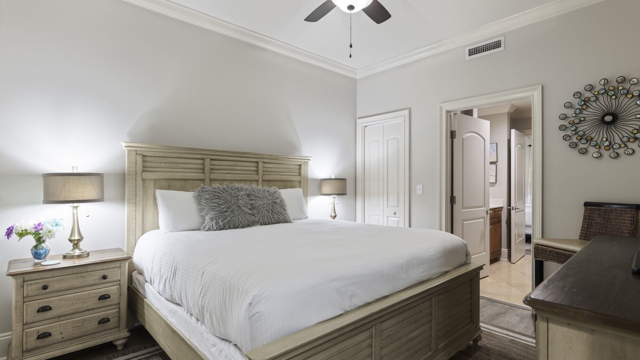 Photo of Bedroom in Crystal Beach