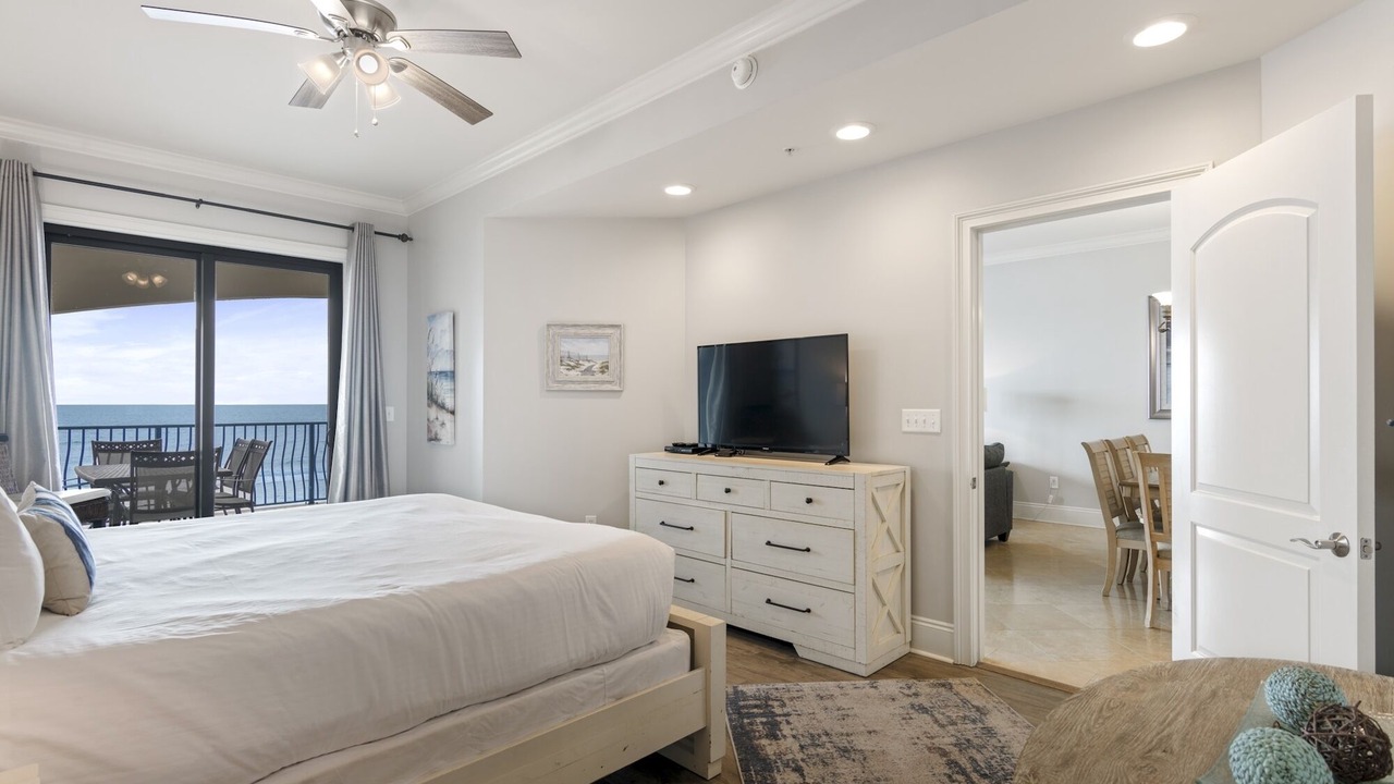 Photo of Bedroom in Crystal Beach