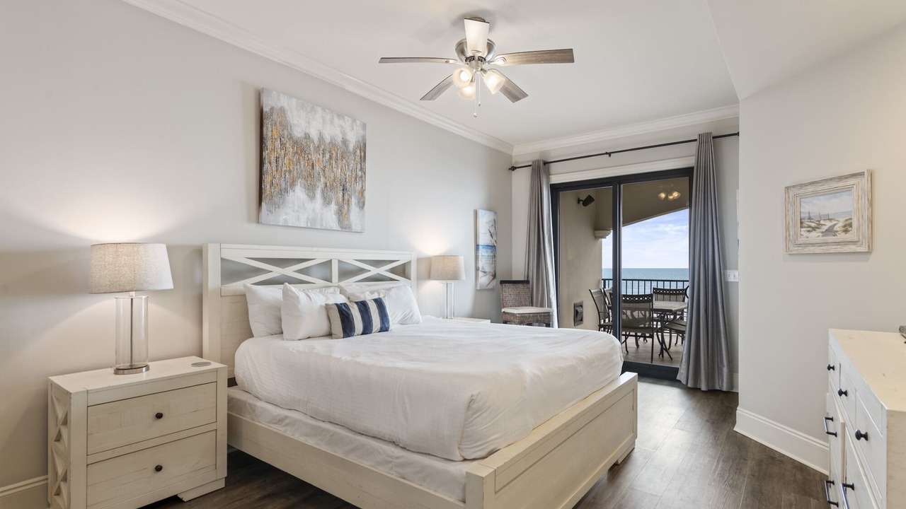 Photo of Bedroom in Crystal Beach