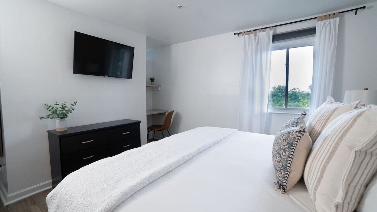 Photo of Bedroom in North Capitol