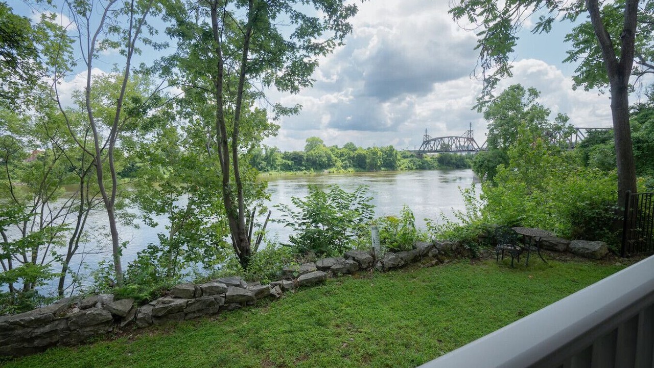Photo of Outdoor in North Capitol