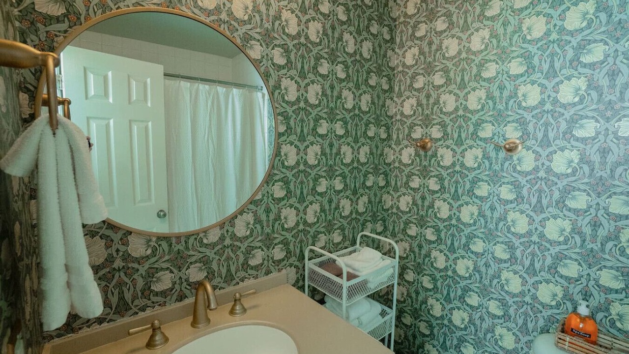 Photo of Bathroom in North Capitol