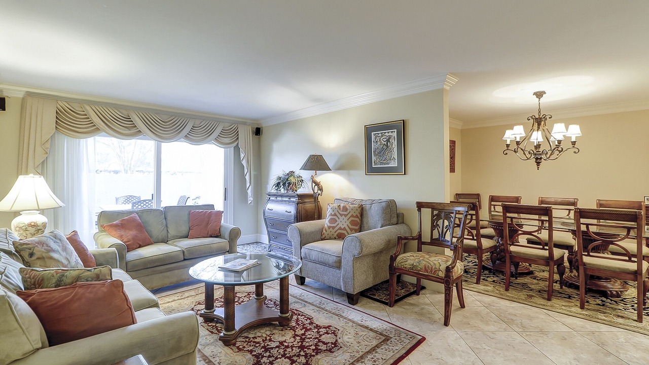 Photo of Livingroom in Harbour Town