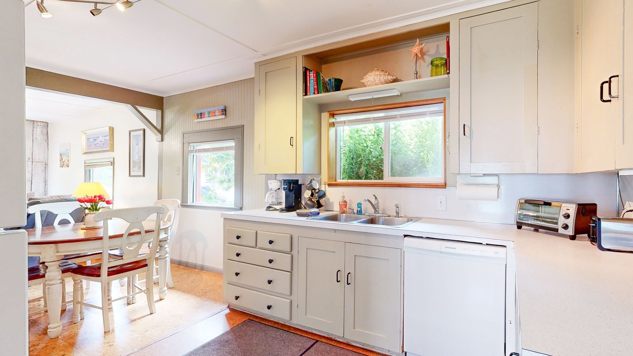 Photo of Kitchen in Gleneden Beach