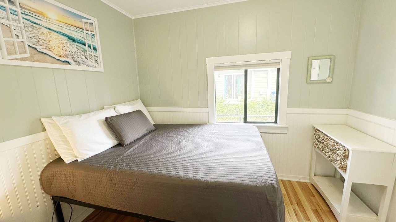 Photo of Bedroom in Gleneden Beach